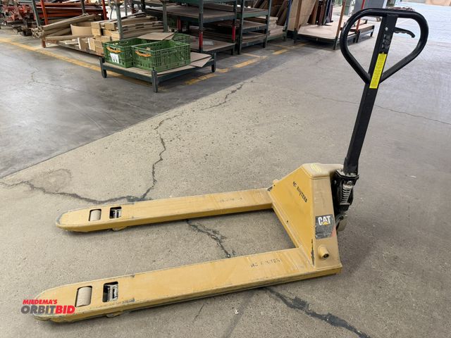 Lot 1-16305 - (1) Caterpillar 55 lb. capacity hydraulic pallet jack, in working condition.