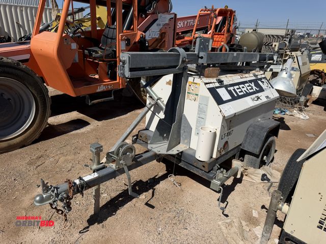 Lot 1-18210 - 2012 Terex RL4000 Light Tower, 3 cylinder diesel engine, 4-light extendable tower, hand crank, mount...