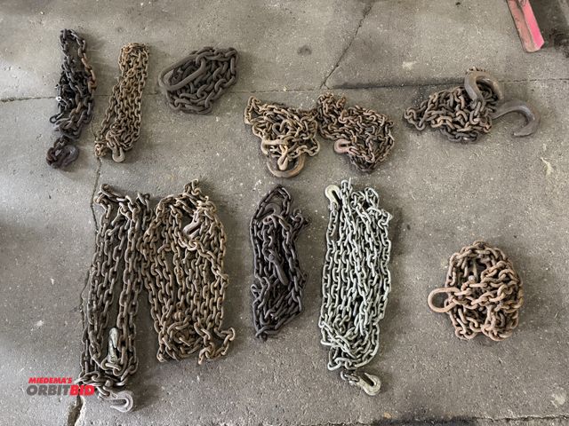 Lot 1-1131 - Lot of approx. (11) various chains, ranging in size between 2' long and 20' long (most are 10' to 20...