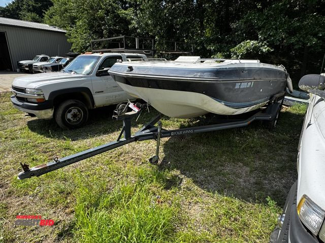 Lot 1-14337 - (1) Four Winns 18', 180 CANDIA deck boat, VIN #4WNMF252A98, 10-person maximum capacity, 4.3 liter Me...