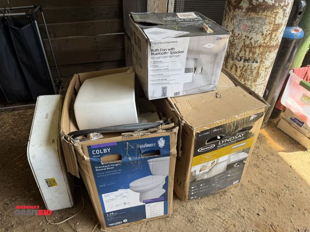 Lot 1-8525 - Lot of (2) assorted toilets, 1 may be for parts or repair, includes brands Colby and Jacuzzi Lyndsay...