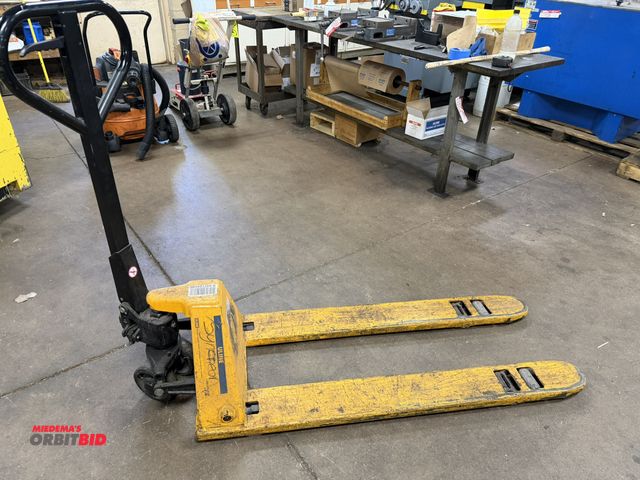 Lot 1-12512 - (1) Uline, model H-1780, 3300 lb. capacity hydraulic pallet jack, in working condition.