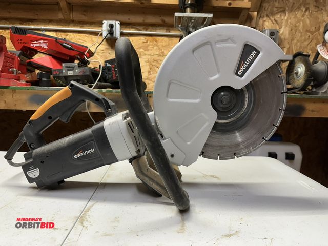 Lot 1-4125 - (1) Evolution 120V, 15 amp, 5000 RPM max, 12" electric concrete saw with 1" arbor.