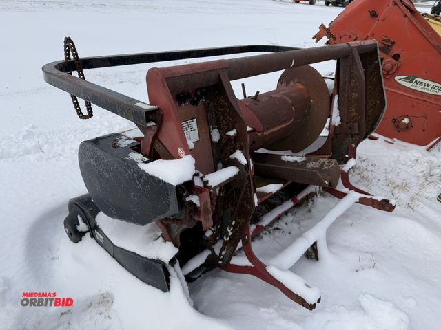 Lot 1-11472 - (1) Case 5.5' wide hay pickup head, Product ID #0680007C007032.
