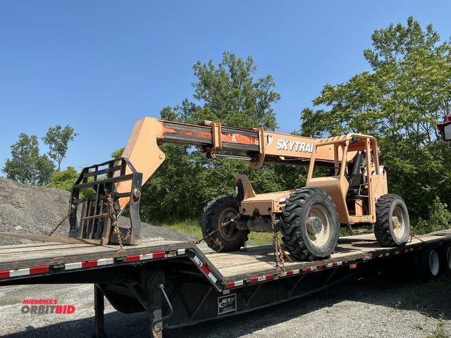 Lot 1-11140 - 2006 Sky Trak 8042 Telehandler