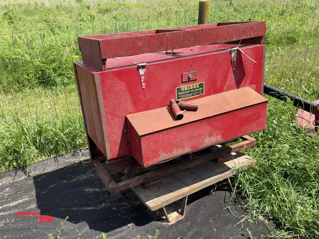 Lot 1-8142 - (1) Skibbe 3 pt. PTO drive broadcast spreader, model 603.