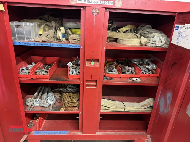 Lot 1-6354 - Contents of Jobox, includes assorted 2" nylon choker straps, assorted lengths, D-ring lifting bolts,...