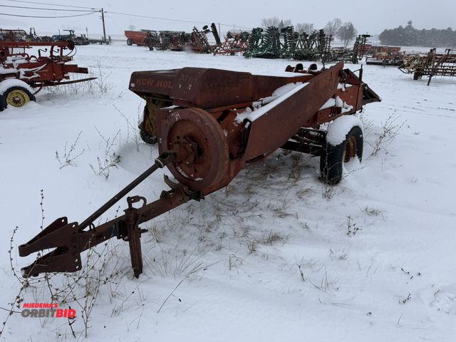 Lot 1-10415 - (1) New Holland 268, small square kicker baler, 56" wide pickup head, 540 PTO shaft, S/N 7347.