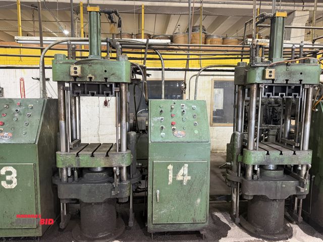 Lot 1-13368 - Williams White/Racine vertical hydraulic transfer compression molding machine 75-ton, 20" x 22" plat...
