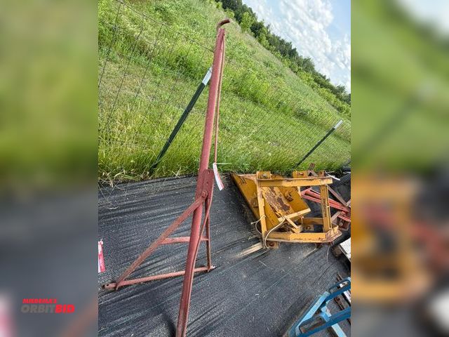 Lot 1-8136 - (1) 3 pt. lift jib attachment, 70".