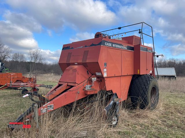 Lot 1-10359 - Case Inter 8580 Square baler, 7' wide pickup head, ID# CFH0026784, includes controller for baler