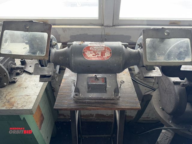 Lot 1-4703 - (1) Dayton dual pedestal grinder, Cat 4Z123, 1/3 HP, 120V.