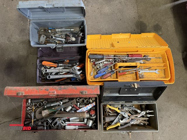 Lot 1-1168 - Lot of assorted tools, including (1) 23" plastic tool box, (1) 20" metal tool box, and (3) 15" plast...