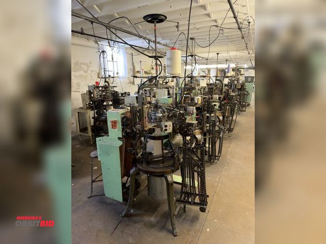 Lot 1-4811 - (1) Antique Industrial circular knitting machine, approx. 6" diameter needle head, 3 phase, in worki...