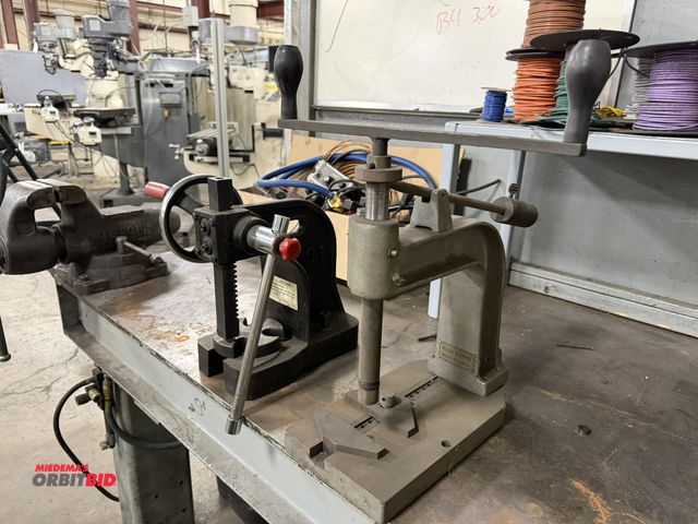 Lot 1-15341 - (1) Dayton, model 4Z32AE, 1-ton arbor press, and (1) hand tapper machine.