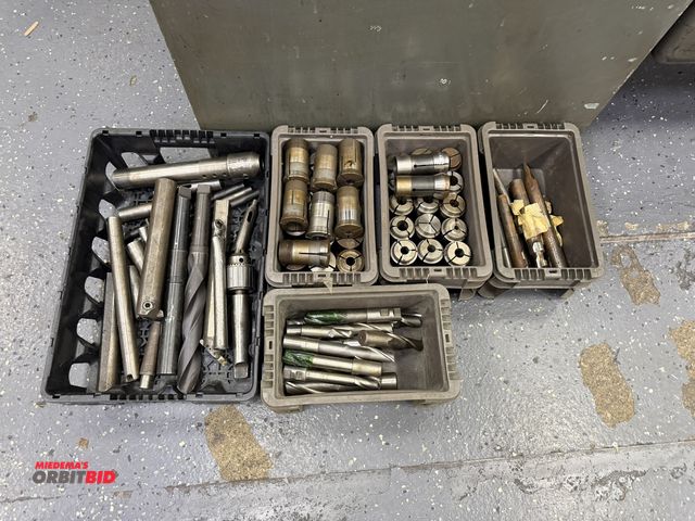 Lot 1-10327 - Lot of assorted round bullet boring bars, Morse Taper drill bits, Morse Taper #34 Jacobs chuck, asso...