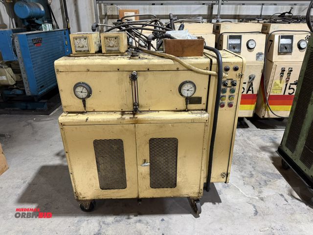 Lot 1-13386 - (1) Sterlco 60075X temperature control unit, S/N 2250.