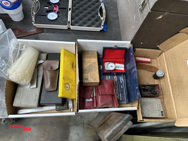 Lot 1-512 - Large lot of assorted machinists inspection tools, includes micrometers, calipers, gauge sets, drill...