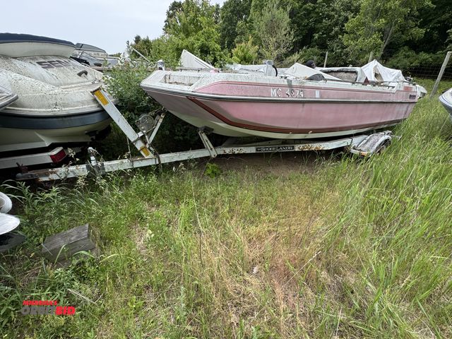 Lot 1-6652 - (1) Four Winns 170 Candia deck style boat, for parts or repair, severe weather damage, partial outdr...