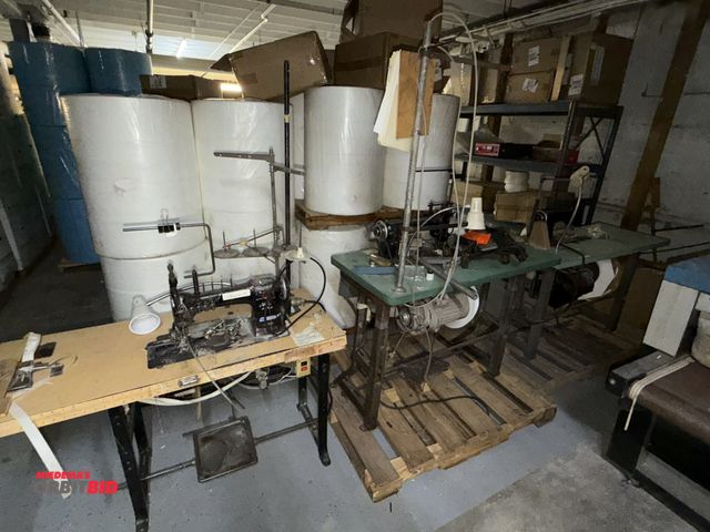 Lot 1-4803 - (1) Singer 2-needle sewing machine, S/N 5858131WSV17, power table, spool stand, for parts or repair,...