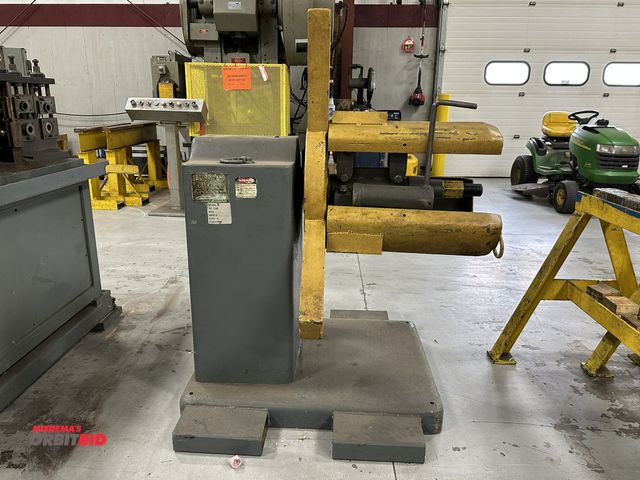 Lot 1-19163 - (1) 1971 American Steel Line Company, model 60, 2500 lb. max capacity, un-coiler, 16" to 20" expanda...