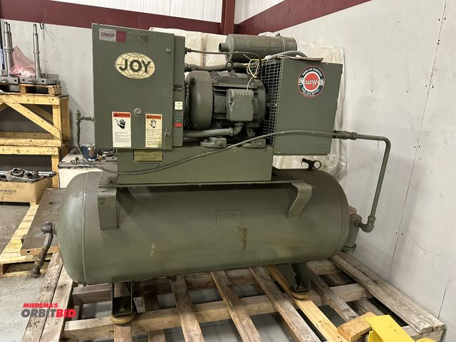 Lot 1-19146 - (1) Twistair, model TA-015BA146NF, air compressor, 2-stage, piston type, 15 HP motor, analog control...