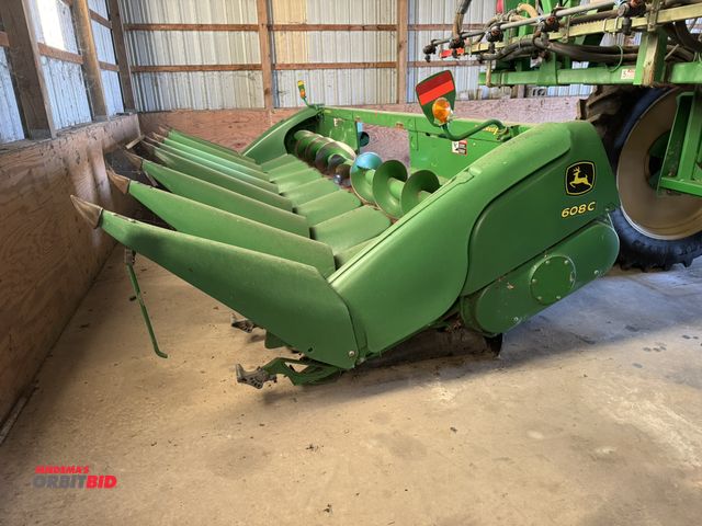 Lot 1-18117 - (1) 2014 John Deere 608C StalkMaster, 8-row corn head with poly snouts, S/N 1H00608CPBC765318, combi...