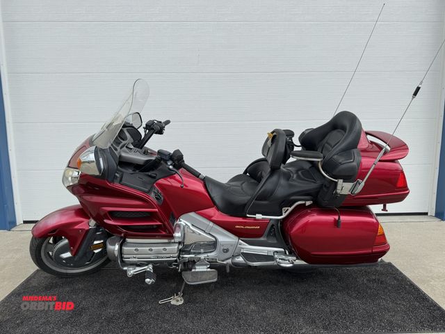 Lot 1-6481 - 2003 Honda Gold Wing (1) motorcycle, digital displays, electronic cruise control, handle bar control...