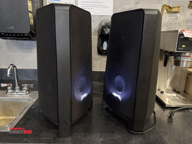Lot 1-11148 - Set of (2) Samsung model MX-T40 sound tower speakers, (300 watt total RMS) bluetooth ability, direct...