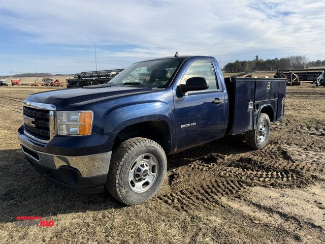 Lot 1-11804 - 2011 GMC 2500 HD (1) 4WD pickup truck, 6.0 liter gas engine, automatic transmission, AM/FM/CD stereo...
