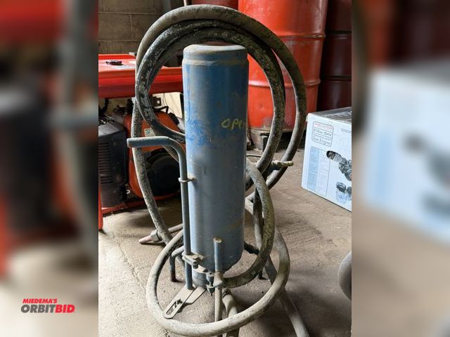 Lot 1-18162 - (1) make and model unknown portable blast pot with nozzle, and approx. 10' of hose, working conditio...