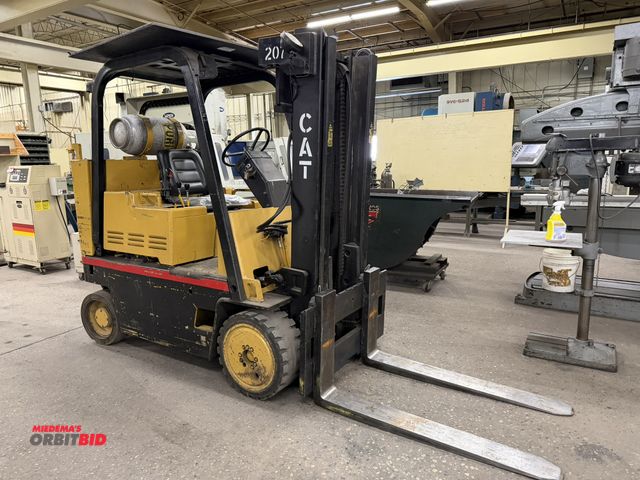 Lot 1-11335 - (1) CAT model T80DSTR 8,000 lb. capacity propane powered forklift, 186" max lift height, 2499 hours ...