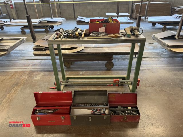 Lot 1-17187 - Lot of assorted hand tools, includes side cutters, C-clamps, hammers, channel locks, sockets, tape m...