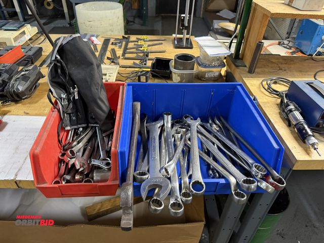 Lot 1-18854 - Large lot of assorted open end box wrenches, closed end box wrenches (up to 1.5").