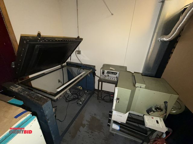 Lot 1-18991 - (1) PolyCab printing screen developer, includes Violux 5002S power control cabinet with exposure lam...