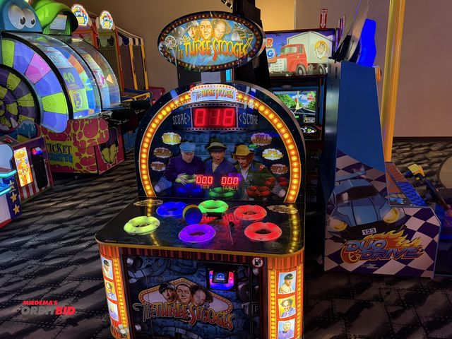 Lot 1-11240 - (1) Feiloli, model The Three Stooges, whack-a-mole game, S/N F04N-0051, electronic payment, ticket d...