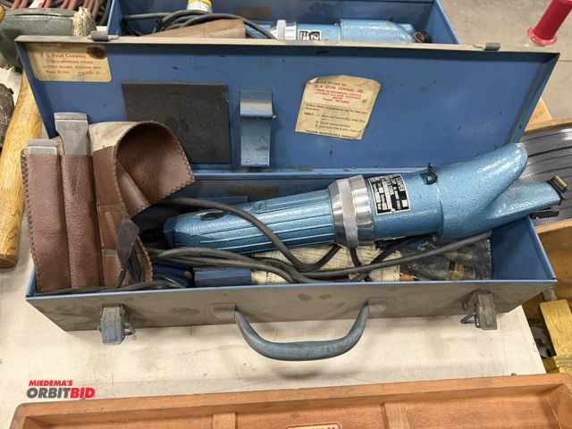 Lot 1-768 - (1) Biax-Scraper, Dapra Corporation, Type 8/E, 200 watt capacity, 1200 strokes per minute, includes ...