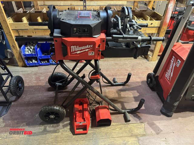 Lot 1-4167 - (1) Milwaukee pipe threading machine, MX Fuel, Cat MXF512, 1/8" to 2" capacity, S/N N31AN231900036, ...