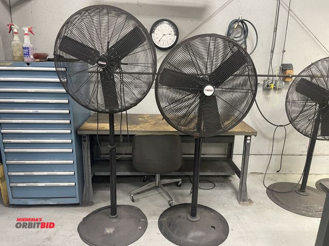 Lot 1-19259 - (2) Central Machinery 30" pedestal shop fans.