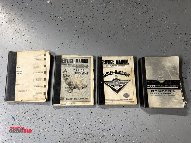 Lot 1-8300 - Lot of (4) Harley Davidson Service Manuals, includes 2000 FLT Models, 1991 FLT/FXR Models, 1984-1990...