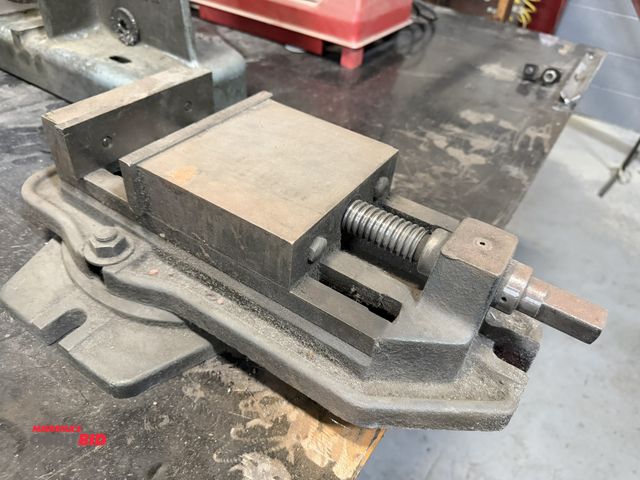 Lot 1-18540 - (1) 6" machinists vise, does not include handle.