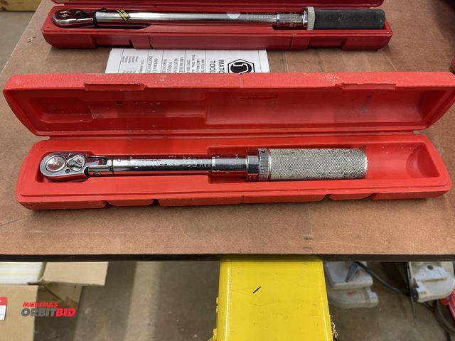 Lot 1-6120 - (1) Snap-On 3/8" torque wrench, and case.