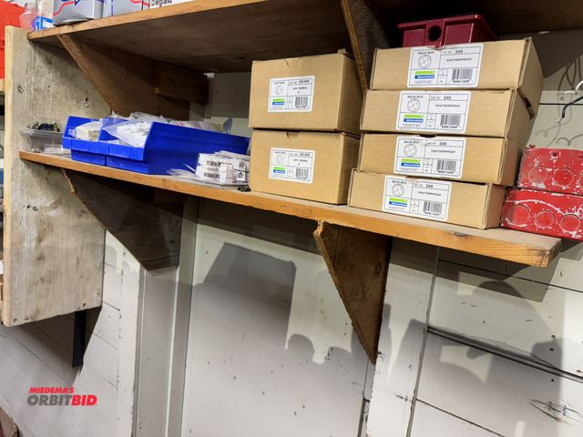 Lot 1-4349 - Lot with (2) Edwards Adaptable, Cat #3406N5, signaling bells, (4) new back boxes, Cat #349, Siemens,...