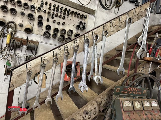 Lot 1-18587 - Lot of assorted standard wrenches, includes 1/16", 1 1/8", 1 1/4, 1 5/16", 1 3/8", (2) 1 7/16", (2) ...