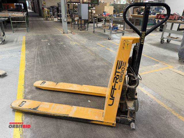 Lot 1-16254 - (1) Lift-Rite, model ERGO3000, 12V, 3000 lb. capacity electric pallet jack, in working condition, wi...