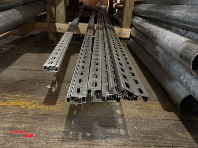 Lot 1-4433 - Lot of (13) 10' x 1.5" sticks of Unistrut, and various cut pieces.