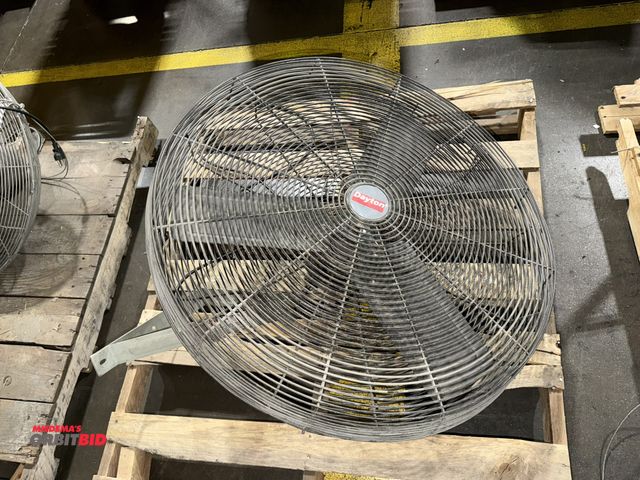 Lot 1-5345 - Lot of (1) Dayton 120V, single phase, post mount shop fan with 32" cages and 3 blades, includes post...