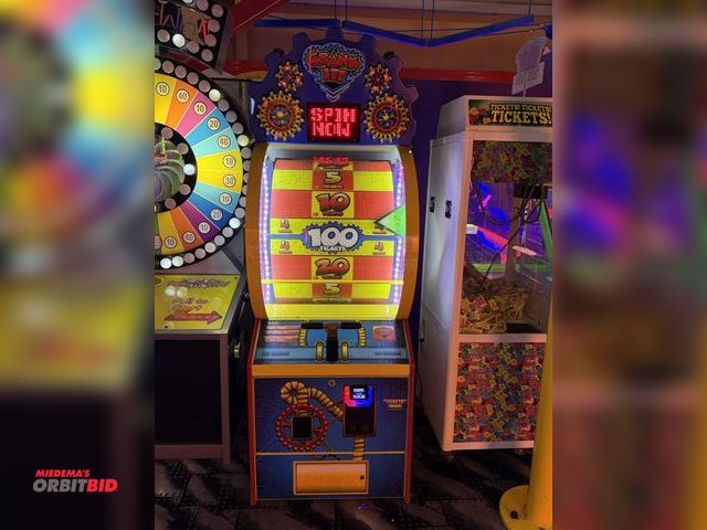 Lot 1-11236 - (1) Baytek, model AAGM-C!-110, Crank It ticket game, electronic payment, includes key, in working an...