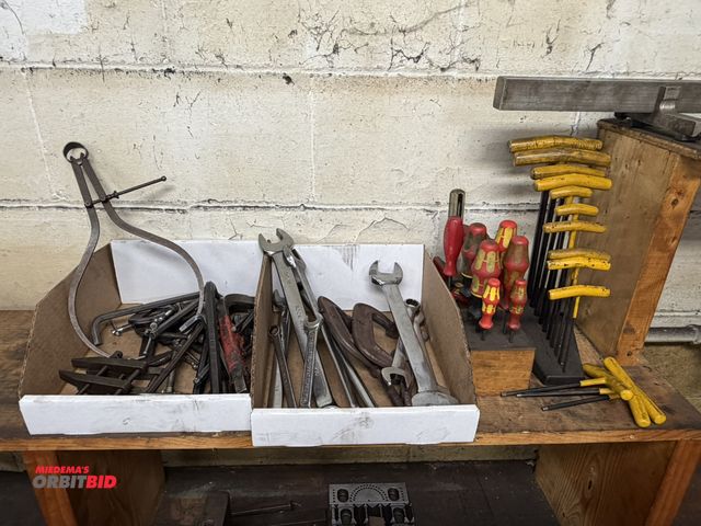 Lot 1-6340 - Large lot of assorted hand tools, include T-Allens, insert screwdrivers, star bits, open end box wre...