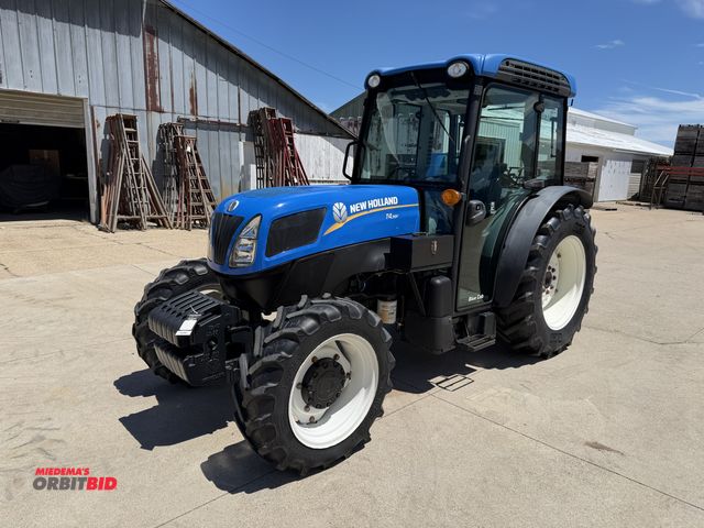 Lot 1-102581 - (1) New Holland T4 95F Tractor, 4WD, cab, 3PT, PTO, 2 remotes, 380-70R28 rear tires, 260-70R20 front...